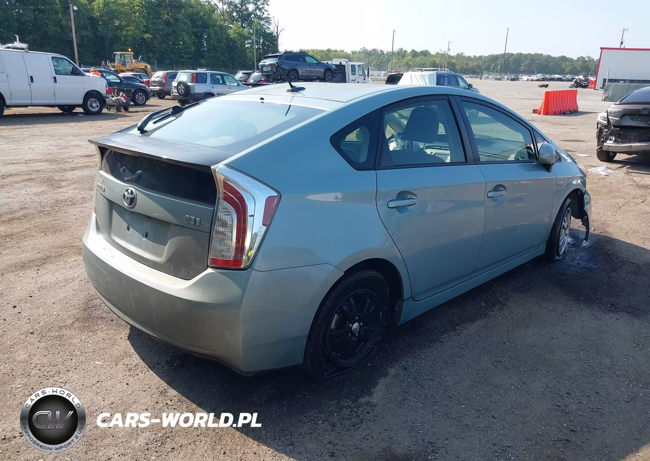 2013 Toyota Prius Three VIN:JTDKN3DU4D1680767 - 4