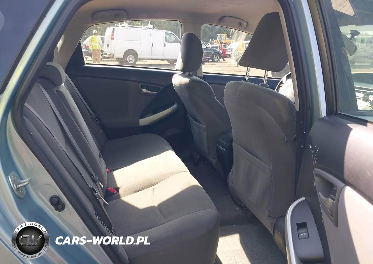 2013 Toyota Prius Three VIN:JTDKN3DU4D1680767 - 8