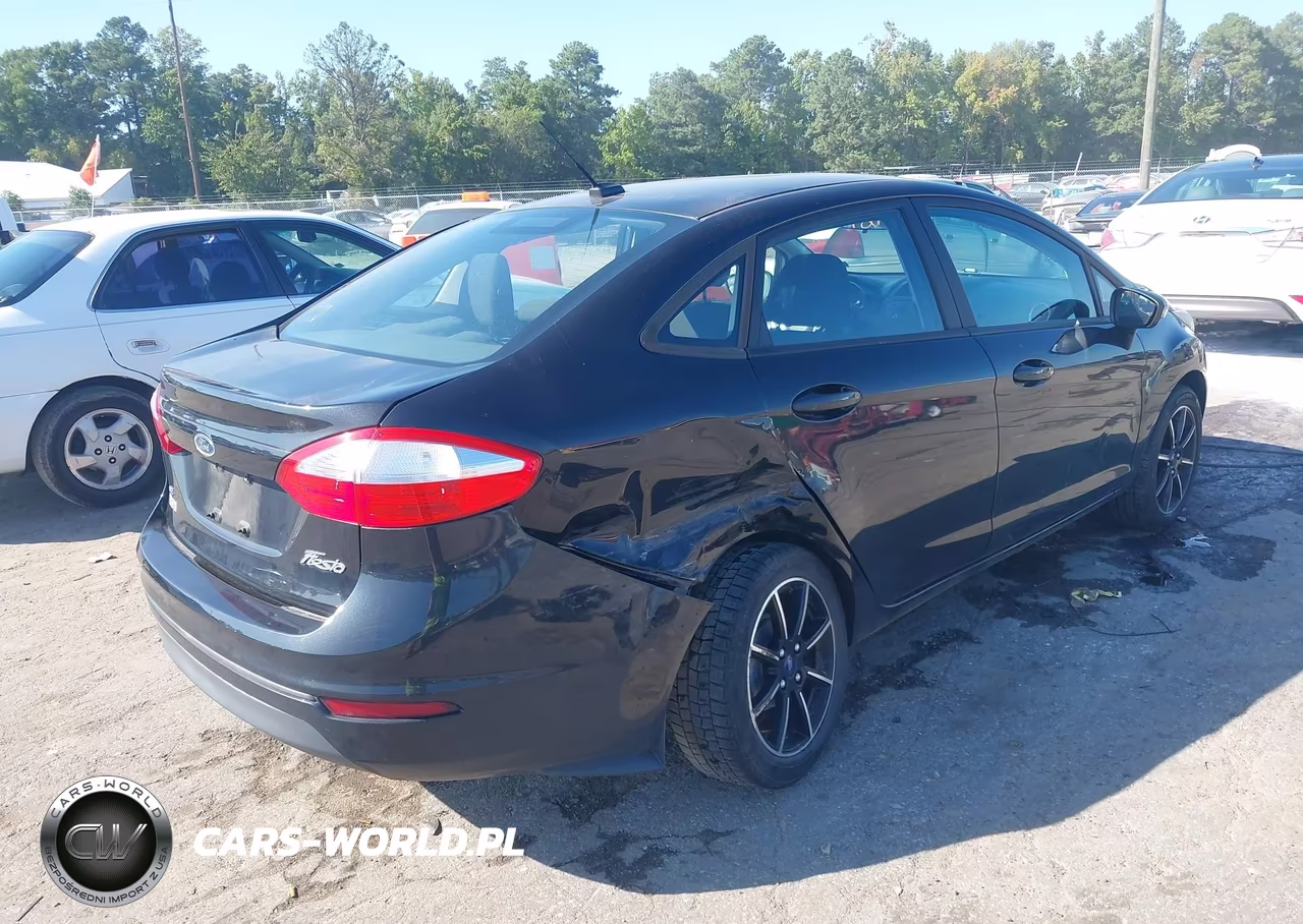 2015 Ford Fiesta Se VIN:3FADP4BJ4FM163563 - 4