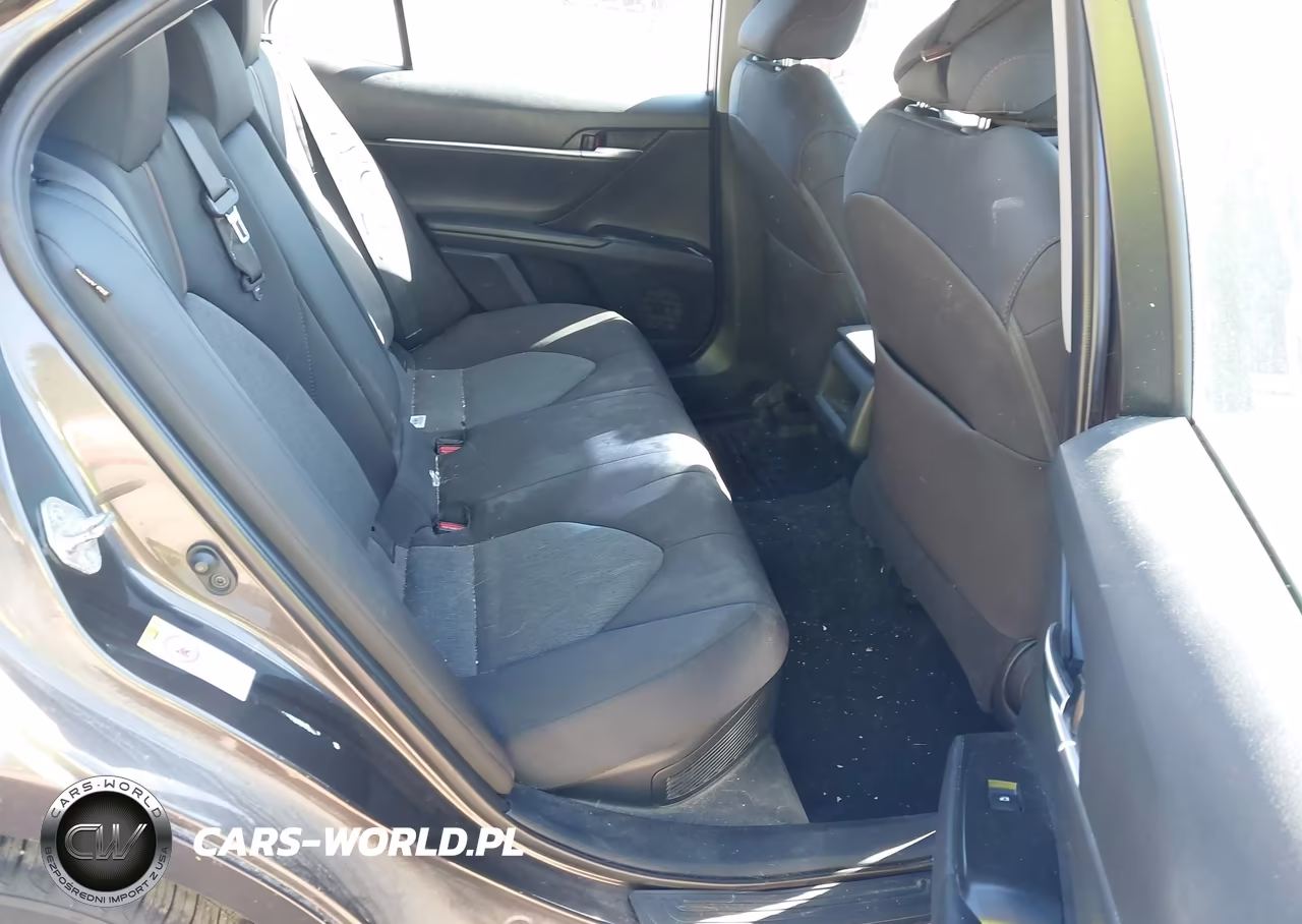 2018 Toyota Camry Hybrid Le VIN:4T1B31HK8JU500909 - 8