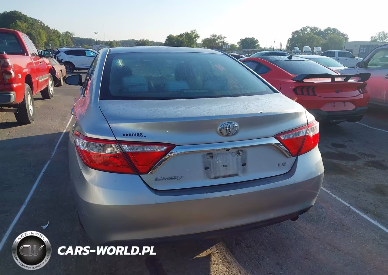 2015 Toyota Camry Le VIN:4T1BF1FK6FU106391 - 16