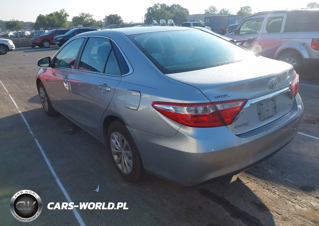 2015 Toyota Camry Le VIN:4T1BF1FK6FU106391 - 3