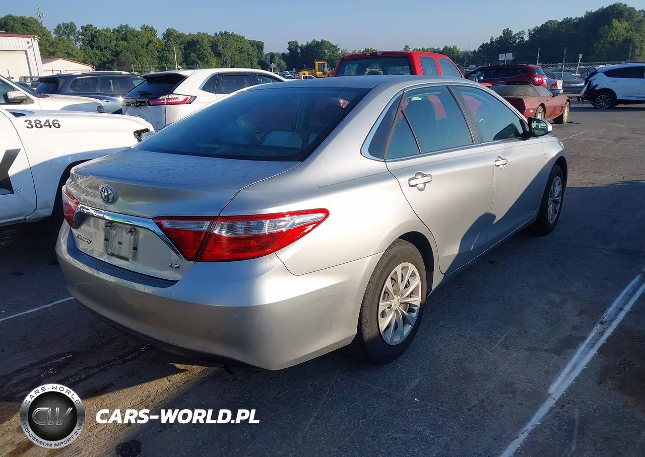 2015 Toyota Camry Le VIN:4T1BF1FK6FU106391 - 4