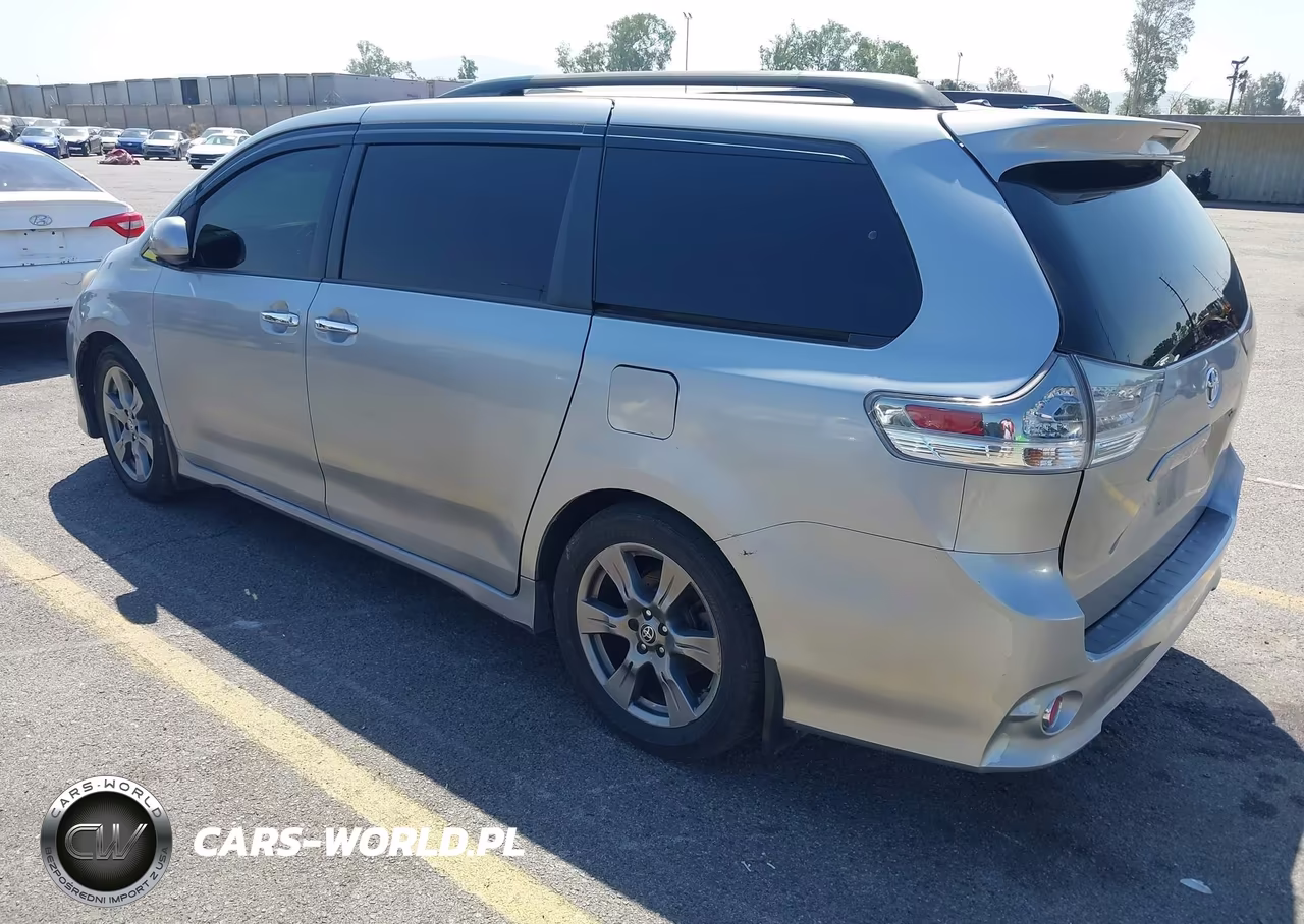 2017 Toyota Sienna Se 8 Passenger VIN:5TDXZ3DC5HS873360 - 3