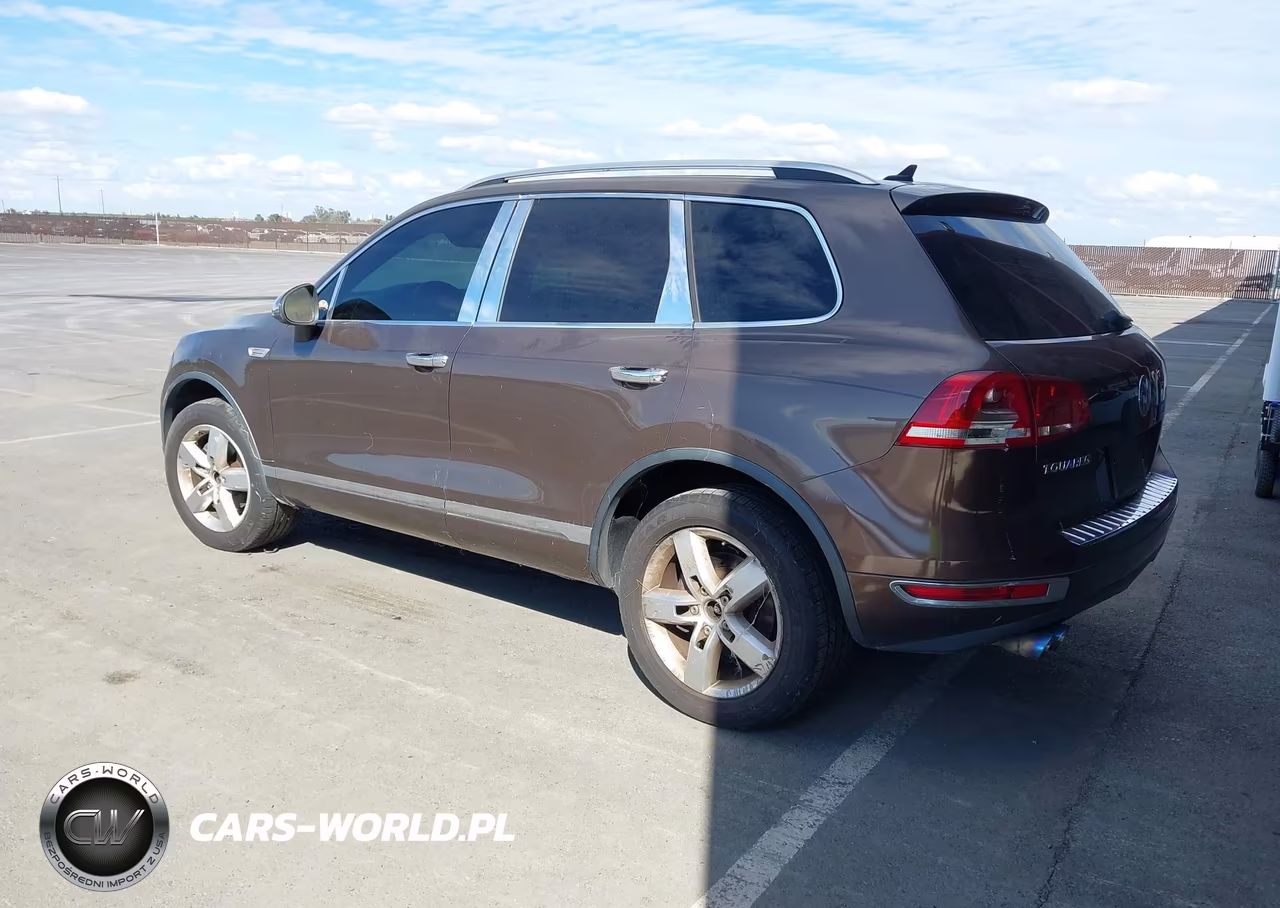 2011 Volkswagen Touareg Tdi Lux VIN:WVGFK9BP4BD003848 - 3