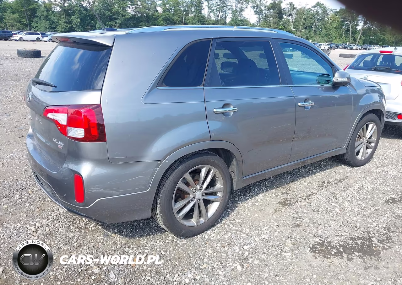2014 Kia Sorento Limited V6 VIN:5XYKW4A73EG463441 - 4