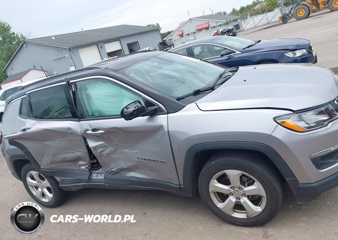 2018 Jeep Compass Latitude VIN:3C4NJCBB9JT263238 - 13