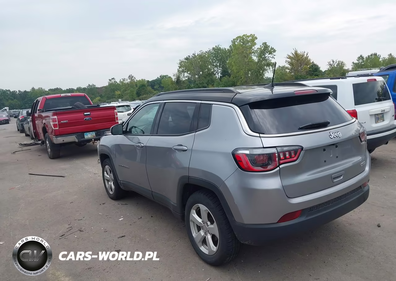 2018 Jeep Compass Latitude VIN:3C4NJCBB9JT263238 - 3