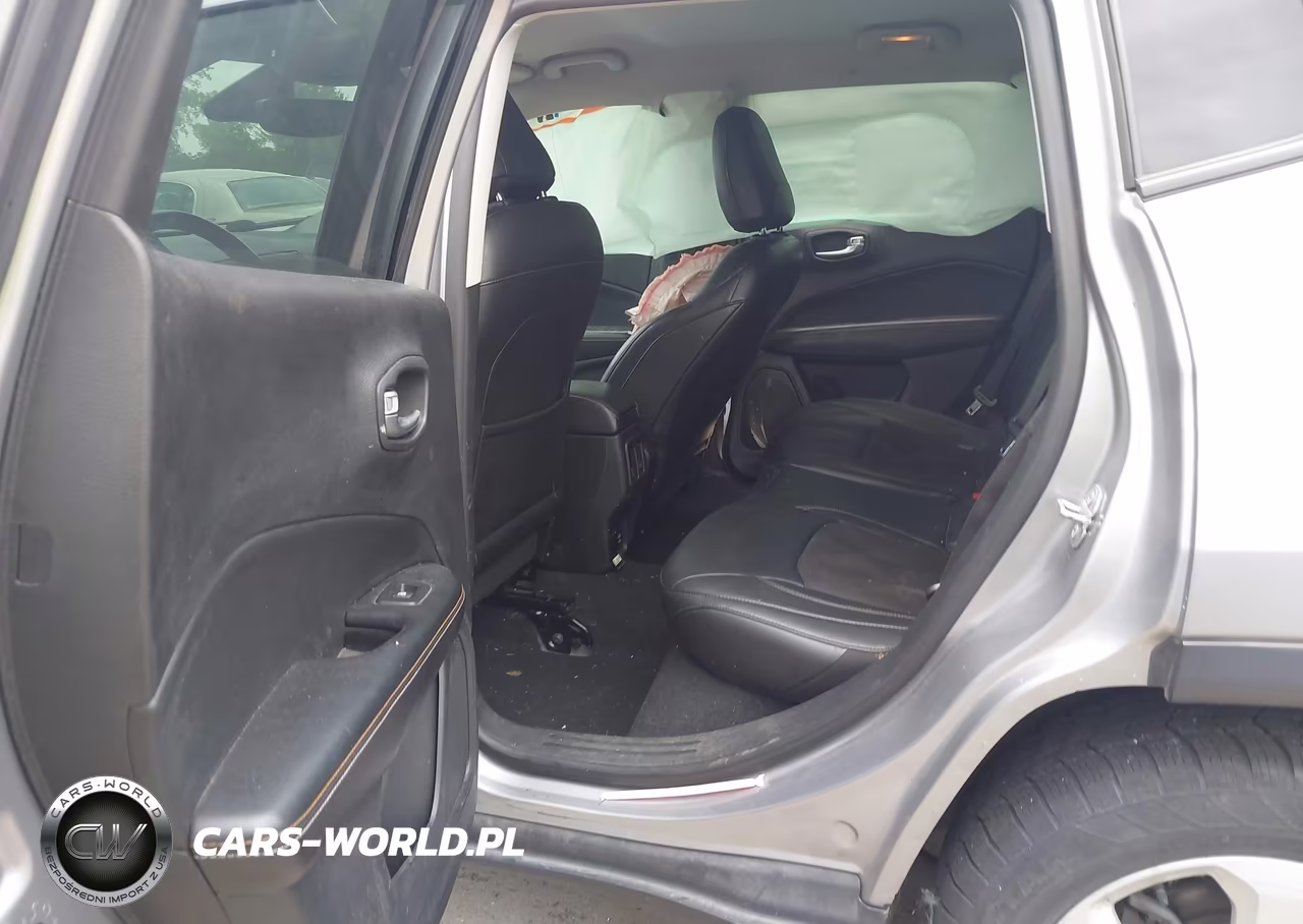 2018 Jeep Compass Latitude VIN:3C4NJCBB9JT263238 - 8
