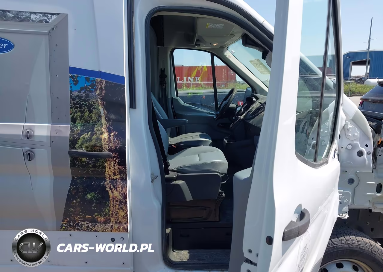 2018 Ford Transit-250 VIN:1FTYR2CG3JKA62964 - 5