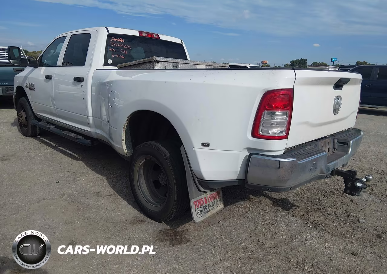 2018 Ram 3500 Tradesman 4X4 8' Box VIN:3C63RRGLXJG281235 - 3