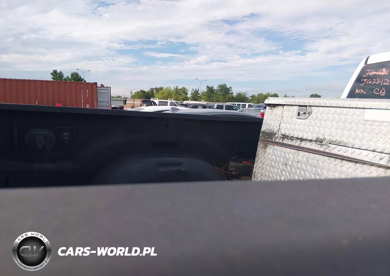 2018 Ram 3500 Tradesman 4X4 8' Box VIN:3C63RRGLXJG281235 - 6