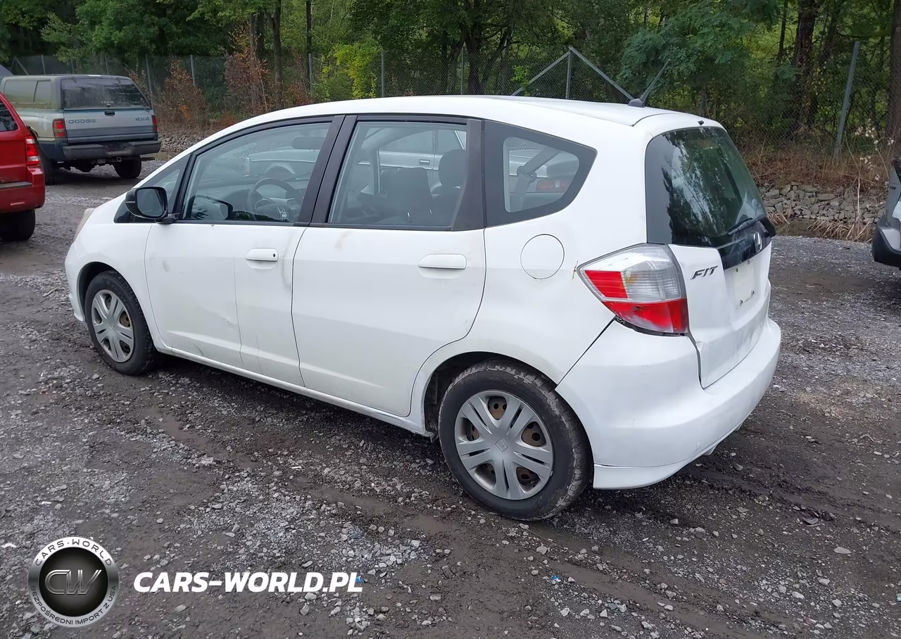 2011 Honda Fit VIN:JHMGE8H3XBC022827 - 3