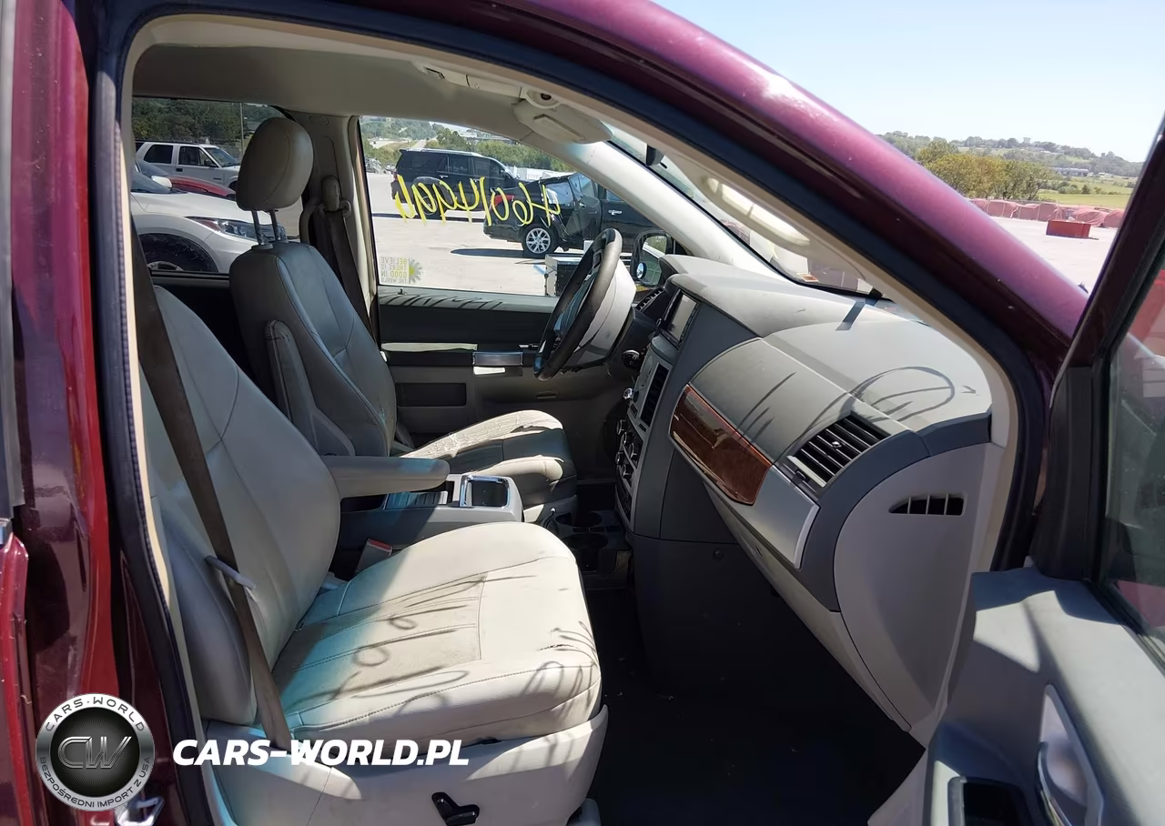 2008 Chrysler Town & Country Touring VIN:2A8HR54P38R717161 - 5