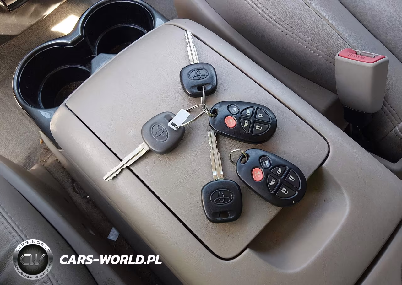 2010 Toyota Sienna Xle VIN:5TDYK4CC8AS309885 - 11