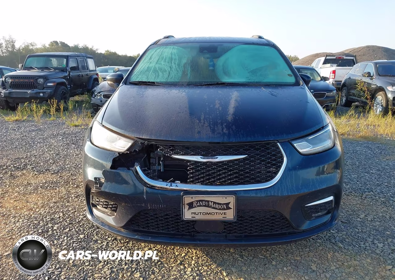 2021 Chrysler Pacifica Touring L VIN:2C4RC1BG2MR601209 - 12