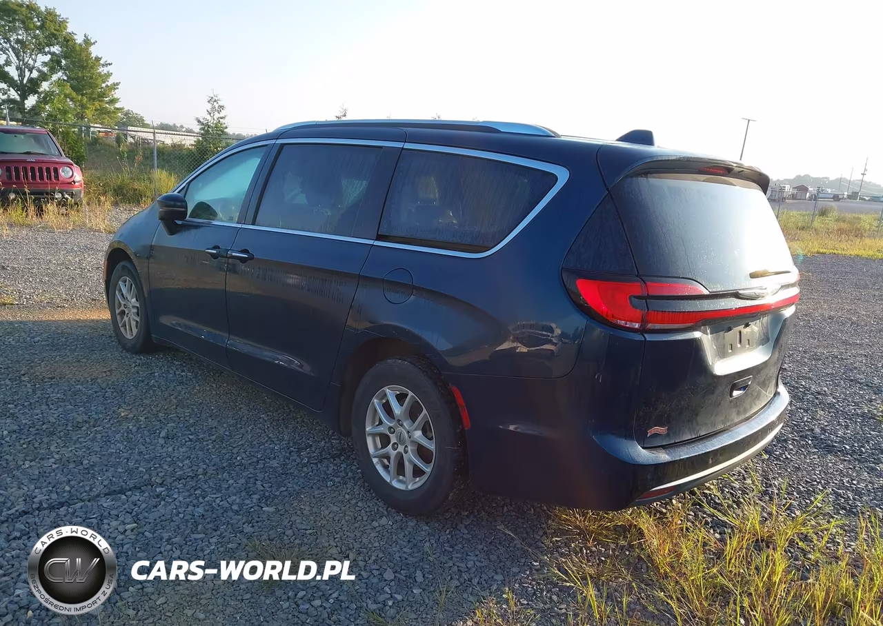2021 Chrysler Pacifica Touring L VIN:2C4RC1BG2MR601209 - 3