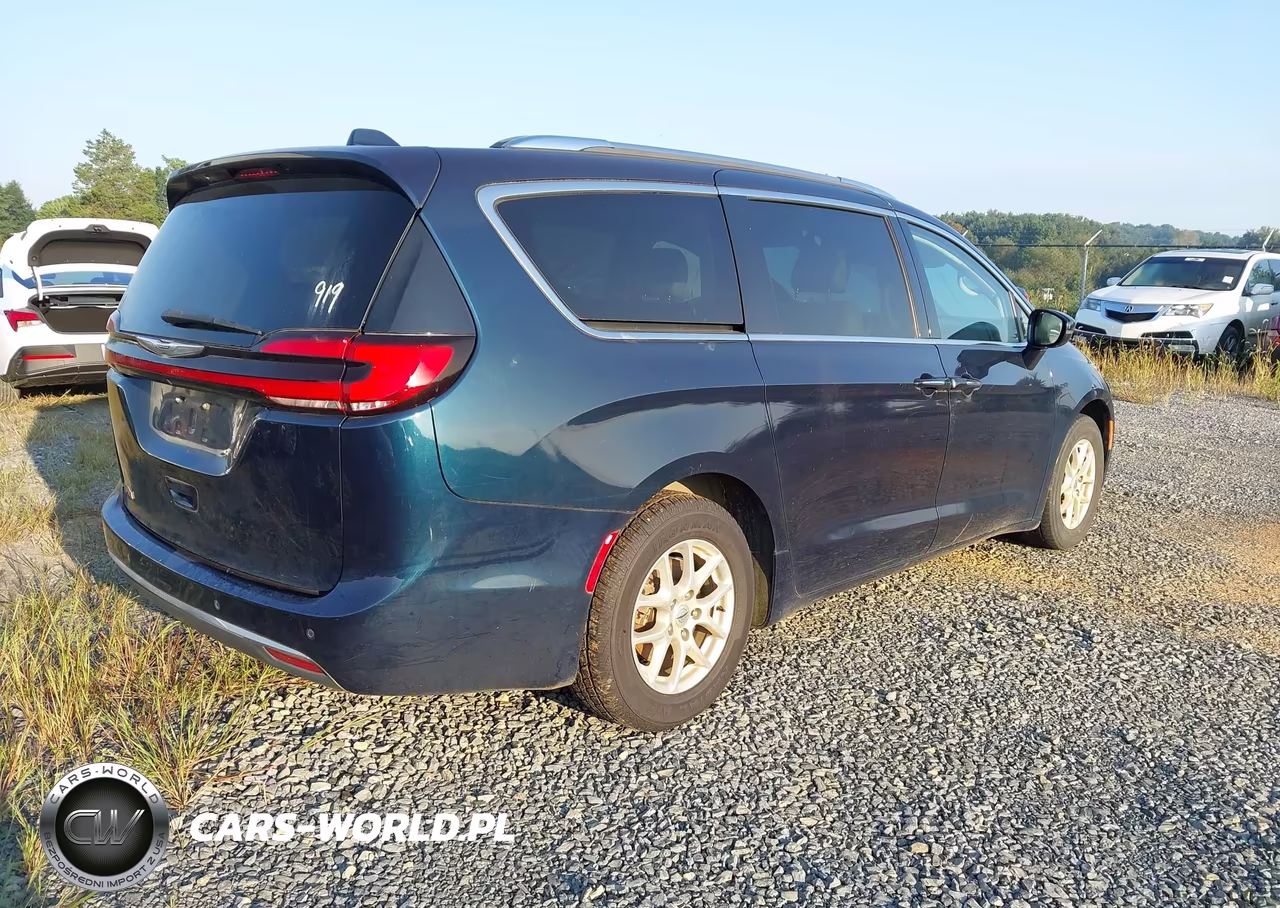 2021 Chrysler Pacifica Touring L VIN:2C4RC1BG2MR601209 - 4