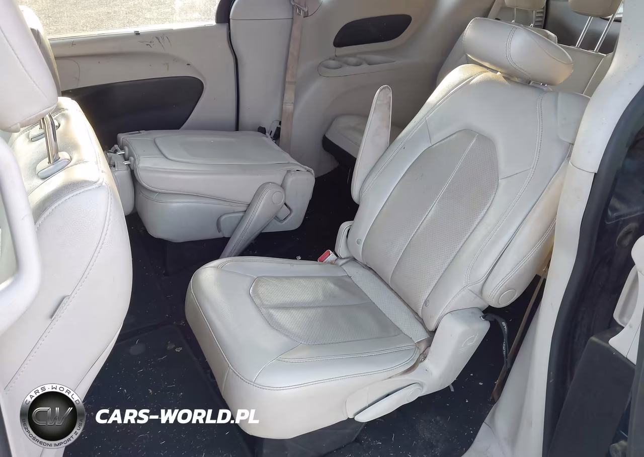 2021 Chrysler Pacifica Touring L VIN:2C4RC1BG2MR601209 - 8