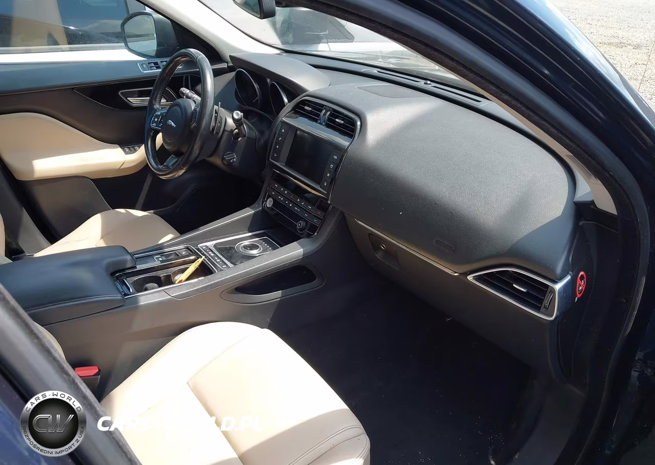 2018 Jaguar F-Pace 25T Premium VIN:SADCJ2FX0JA266399 - 5