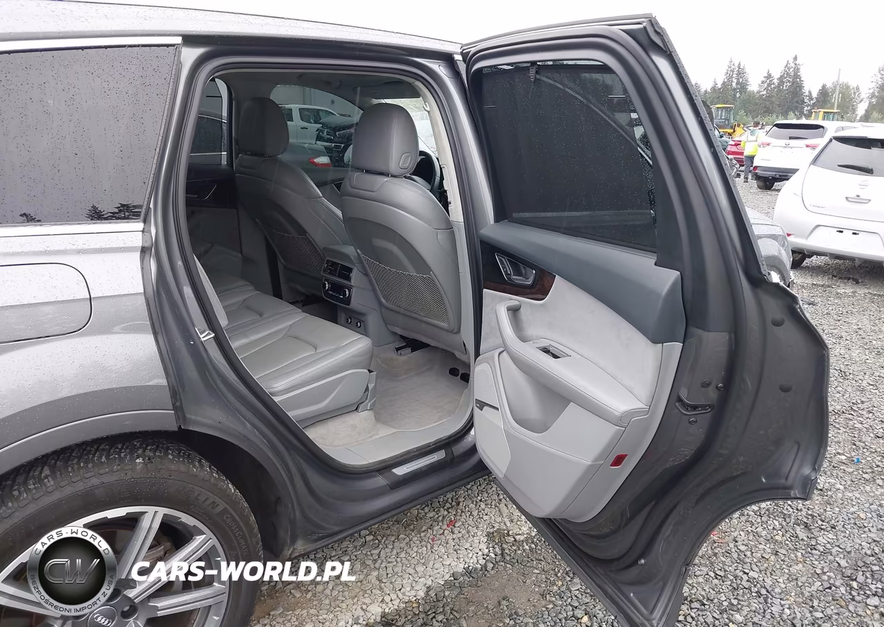 2018 Audi Q7 3.0T Premium VIN:WA1VAAF73JD023578 - 8