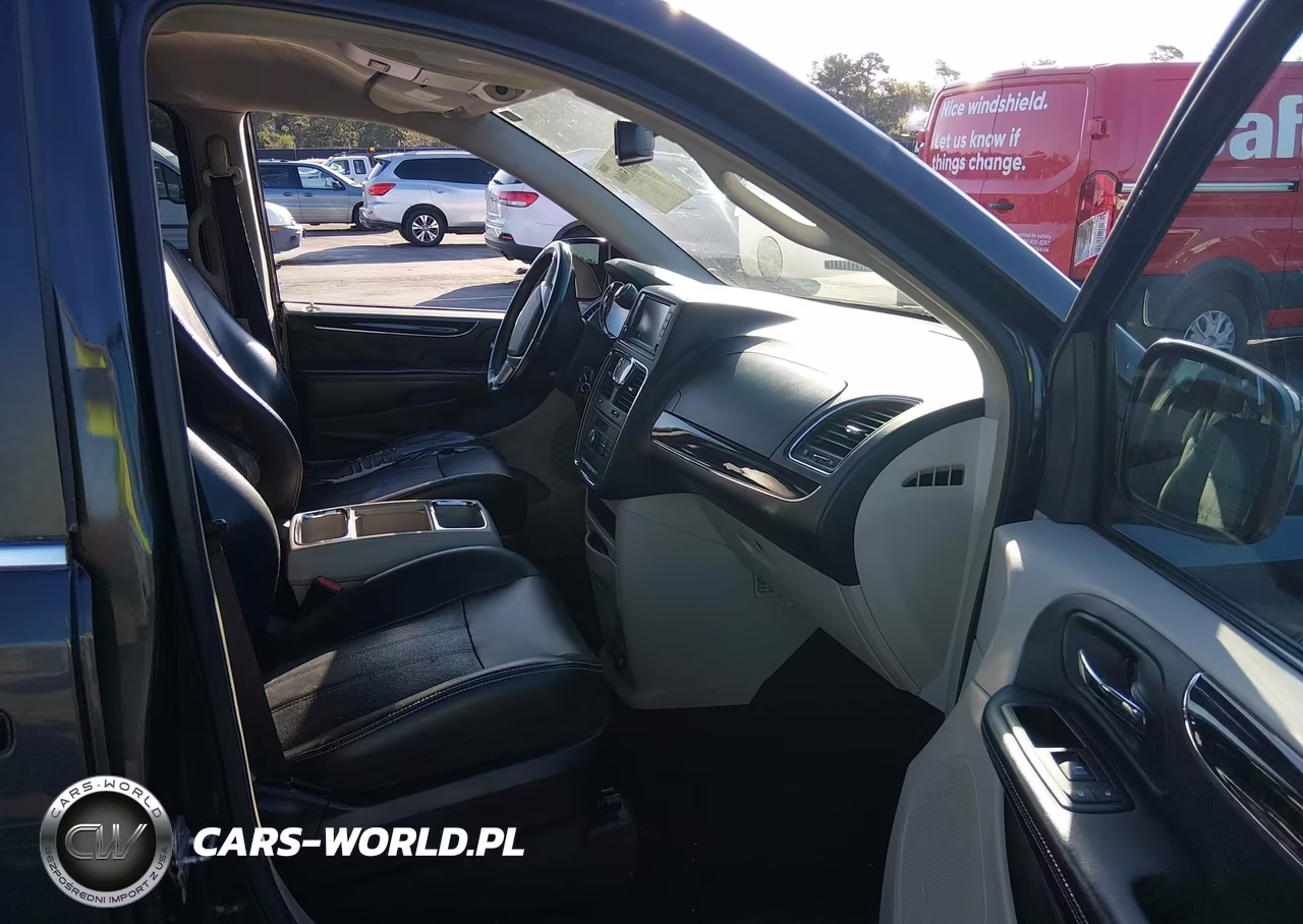 2012 Chrysler Town & Country Touring VIN:2C4RC1BG1CR337608 - 5