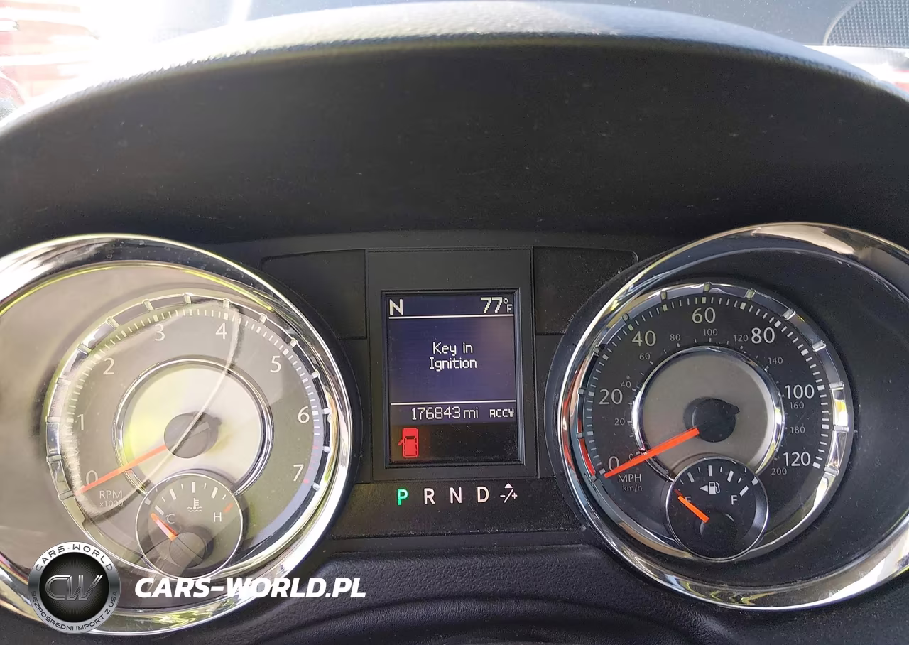 2012 Chrysler Town & Country Touring VIN:2C4RC1BG1CR337608 - 7