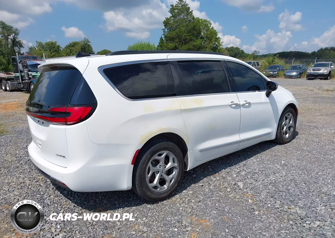 2023 Chrysler Pacifica Limited VIN:2C4RC1GGXPR530323 - 4
