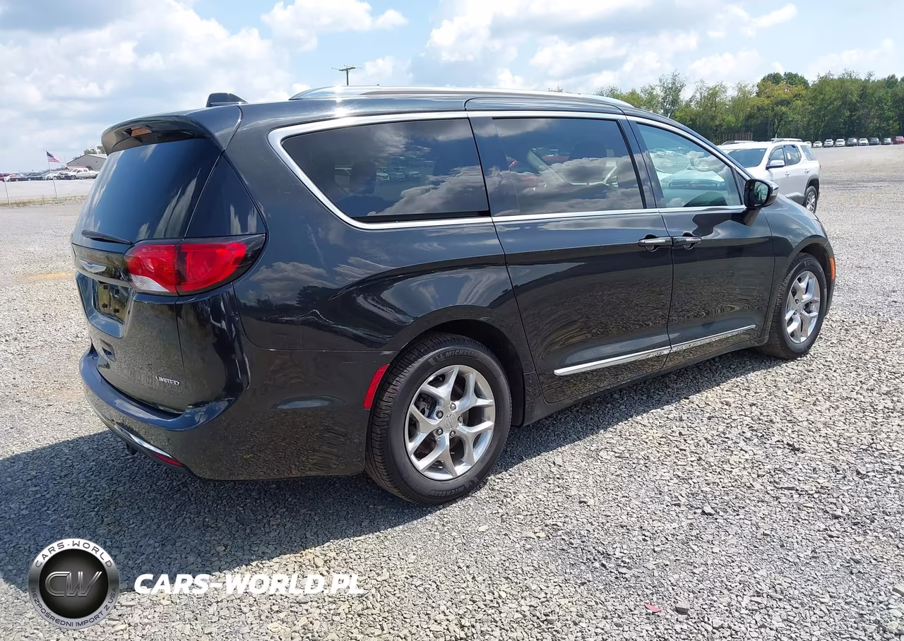 2019 Chrysler Pacifica Limited VIN:2C4RC1GG7KR705698 - 4