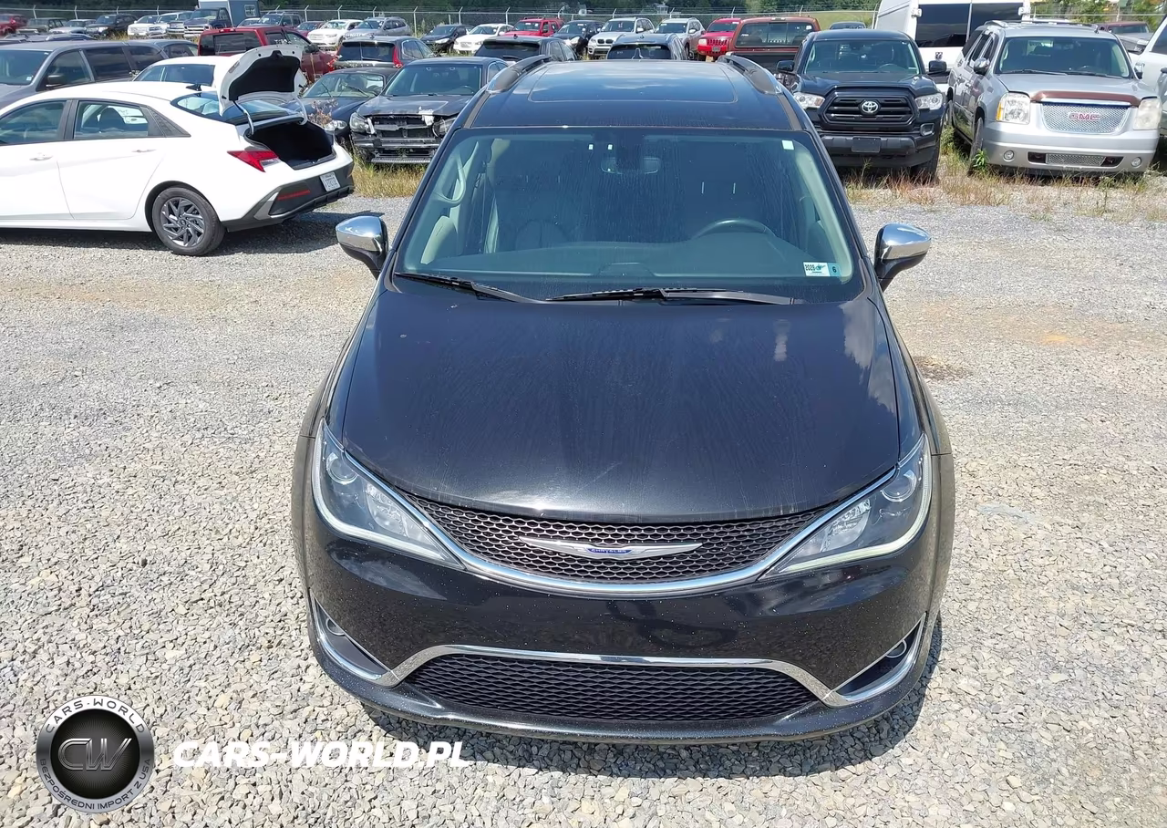 2019 Chrysler Pacifica Limited VIN:2C4RC1GG7KR705698 - 6