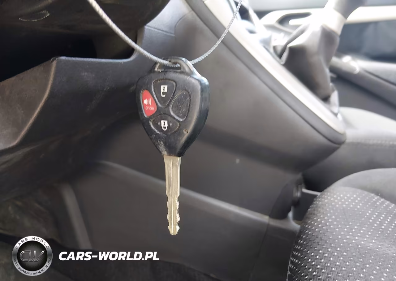 2010 Pontiac Vibe VIN:5Y2SL6E8XAZ404583 - 11