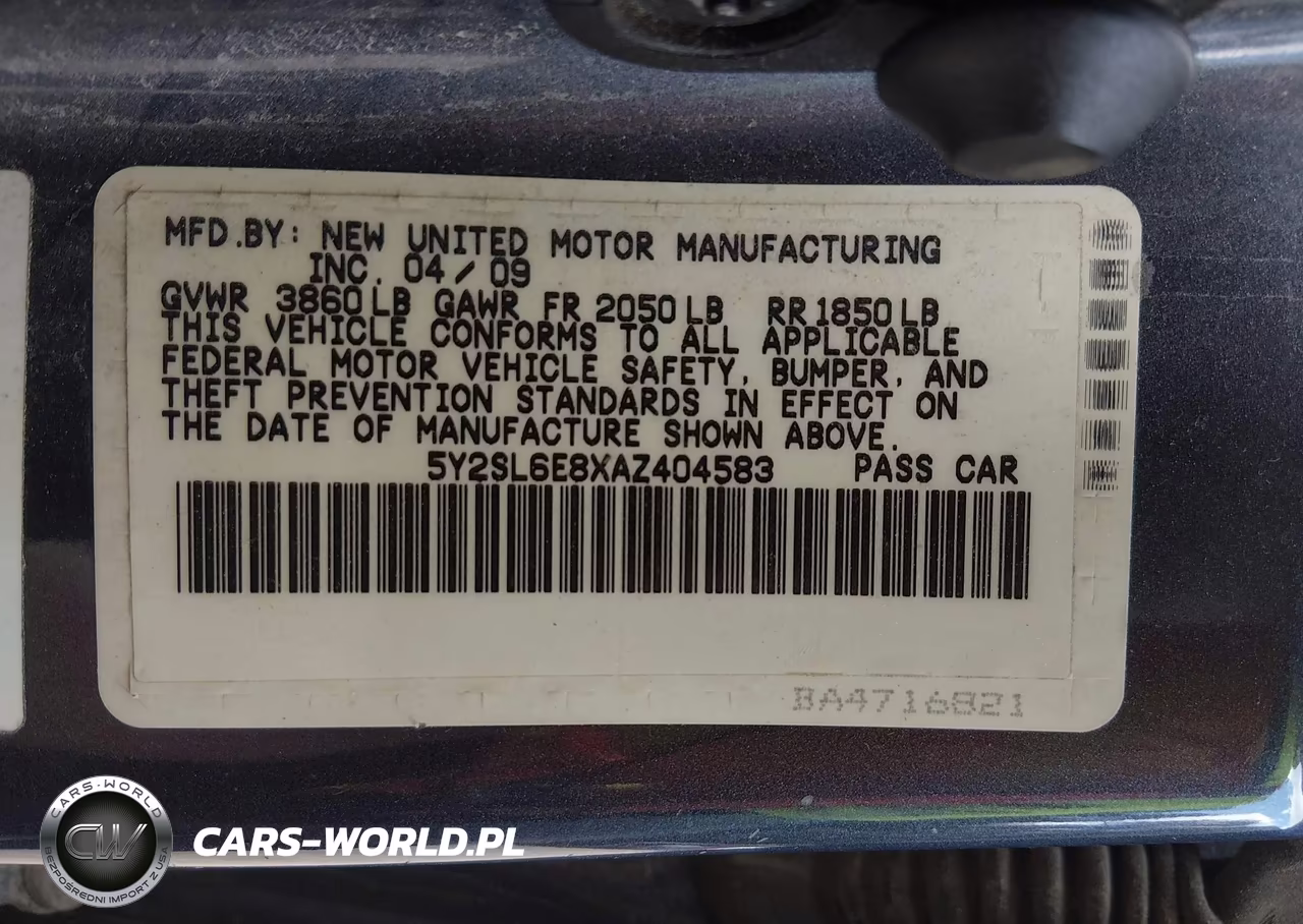 2010 Pontiac Vibe VIN:5Y2SL6E8XAZ404583 - 9
