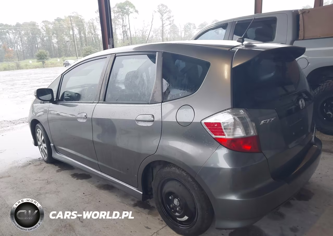 2013 Honda Fit Sport VIN:JHMGE8H63DC057884 - 14
