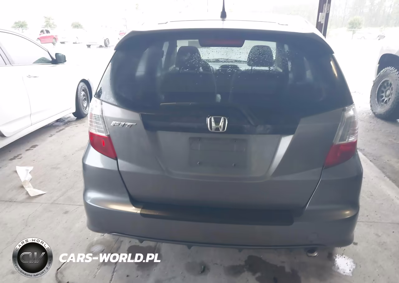2013 Honda Fit Sport VIN:JHMGE8H63DC057884 - 16