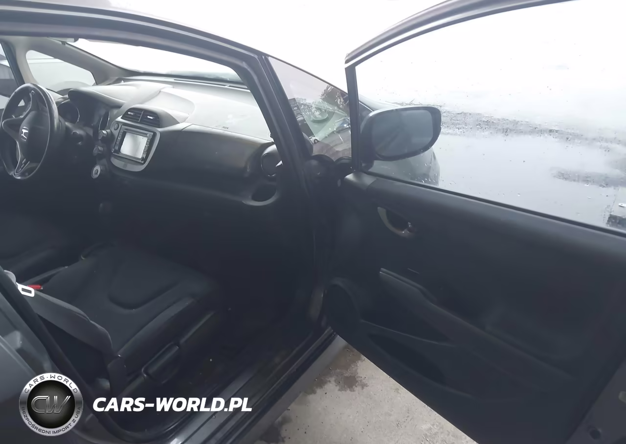 2013 Honda Fit Sport VIN:JHMGE8H63DC057884 - 5