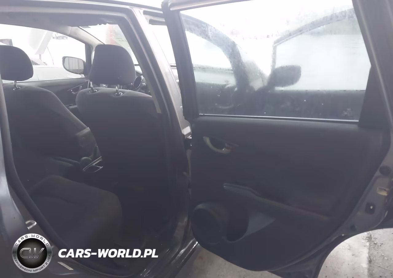 2013 Honda Fit Sport VIN:JHMGE8H63DC057884 - 8