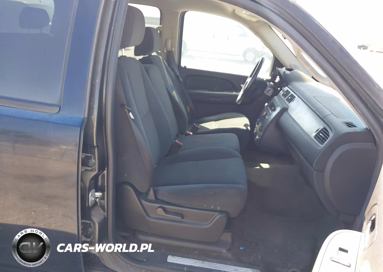 2007 Chevrolet Tahoe Ls VIN:1GNFK13007R203697 - 5