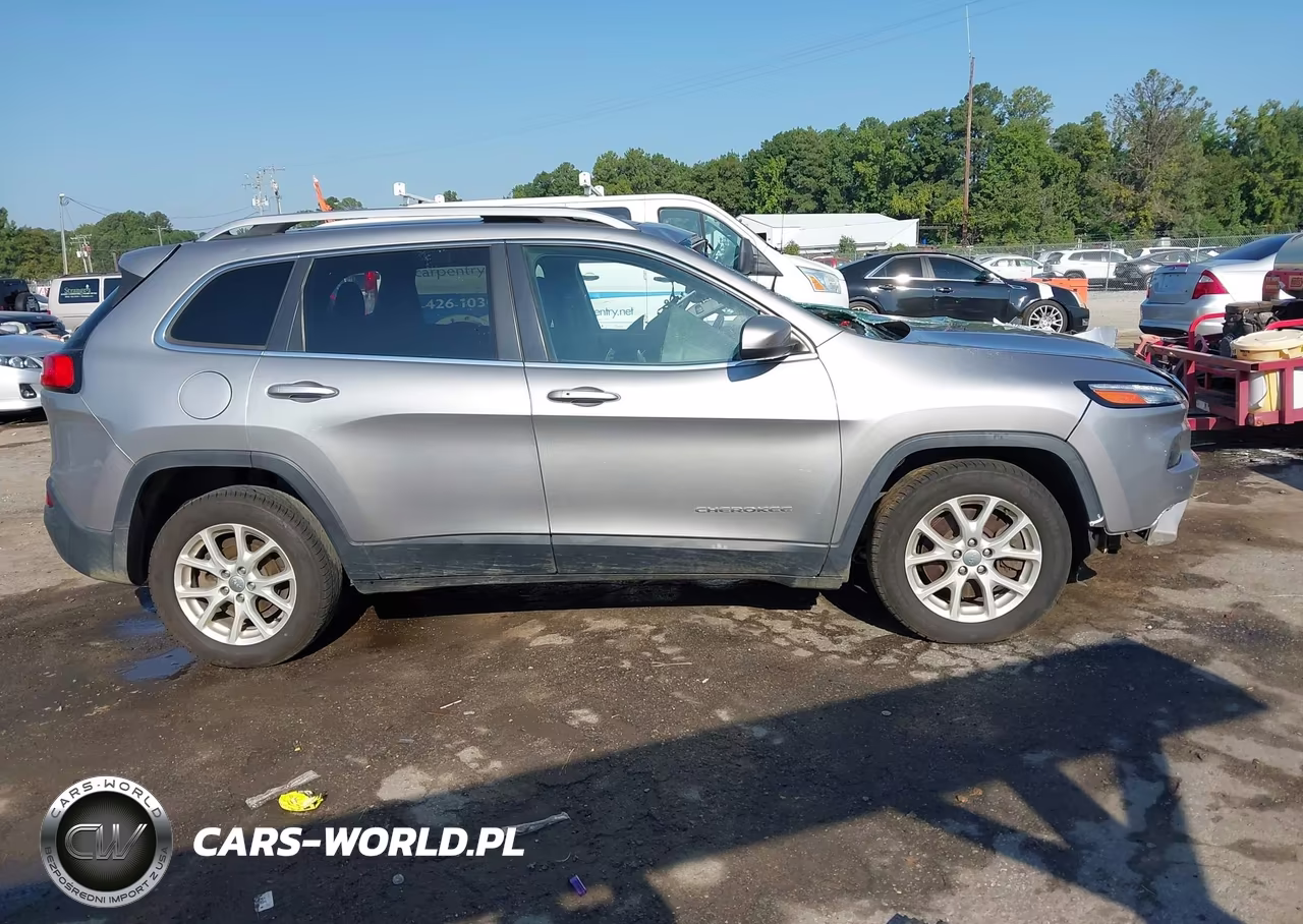 2016 Jeep Cherokee Latitude VIN:1C4PJLCBXGW201454 - 13