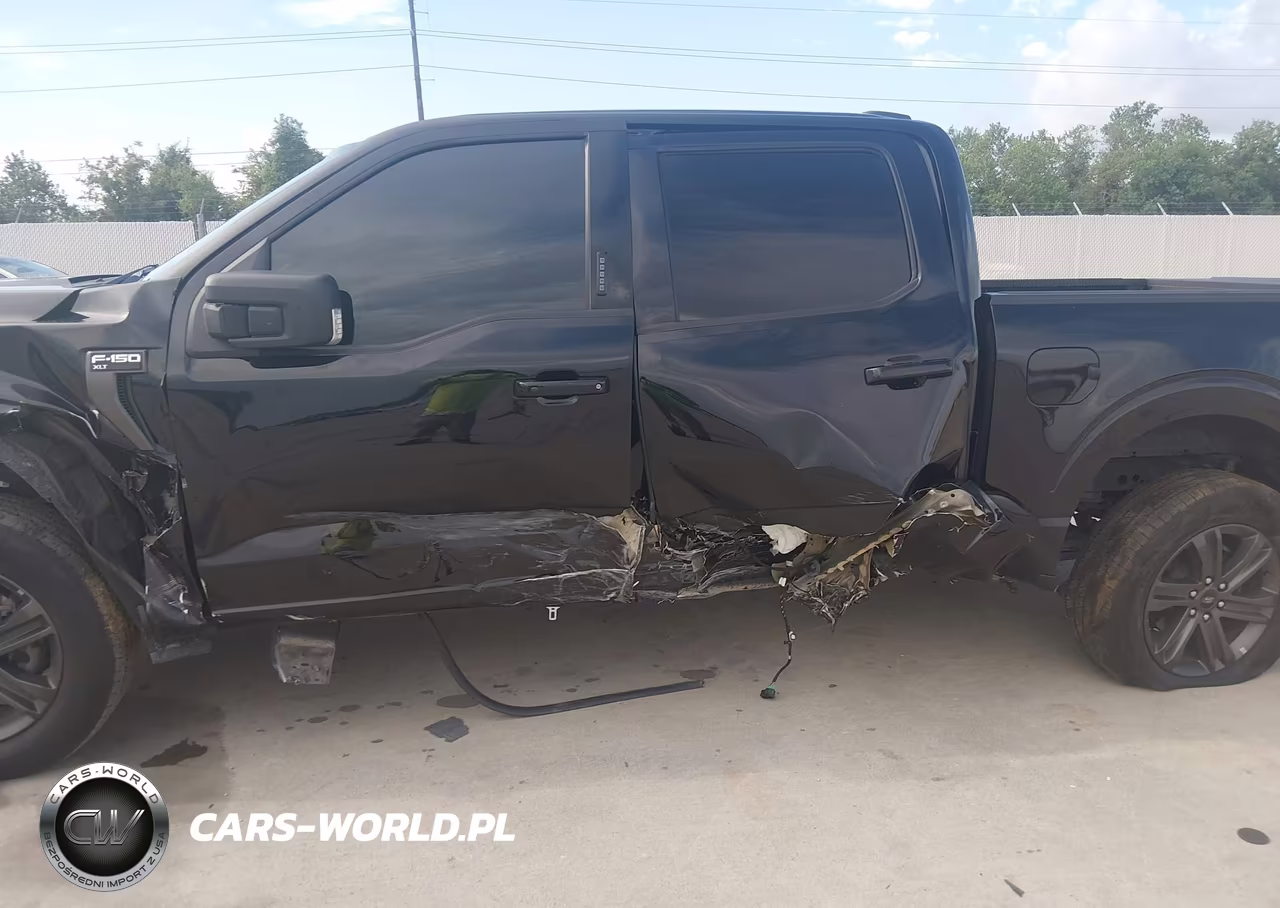 2023 Ford F-150 Xlt VIN:1FTEW1C51PFC56737 - 17