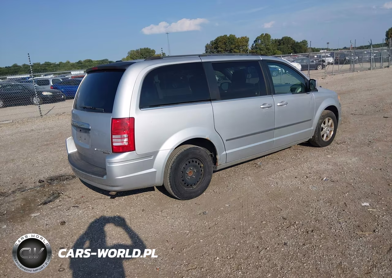 2010 Chrysler Town & Country Touring VIN:2A4RR5D12AR348106 - 4