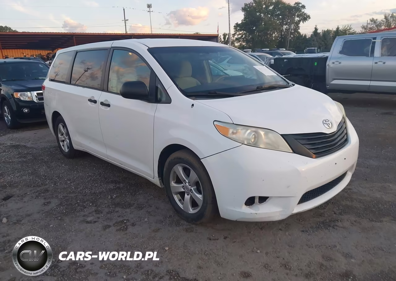 2013 Toyota Sienna L V6 7 Passenger