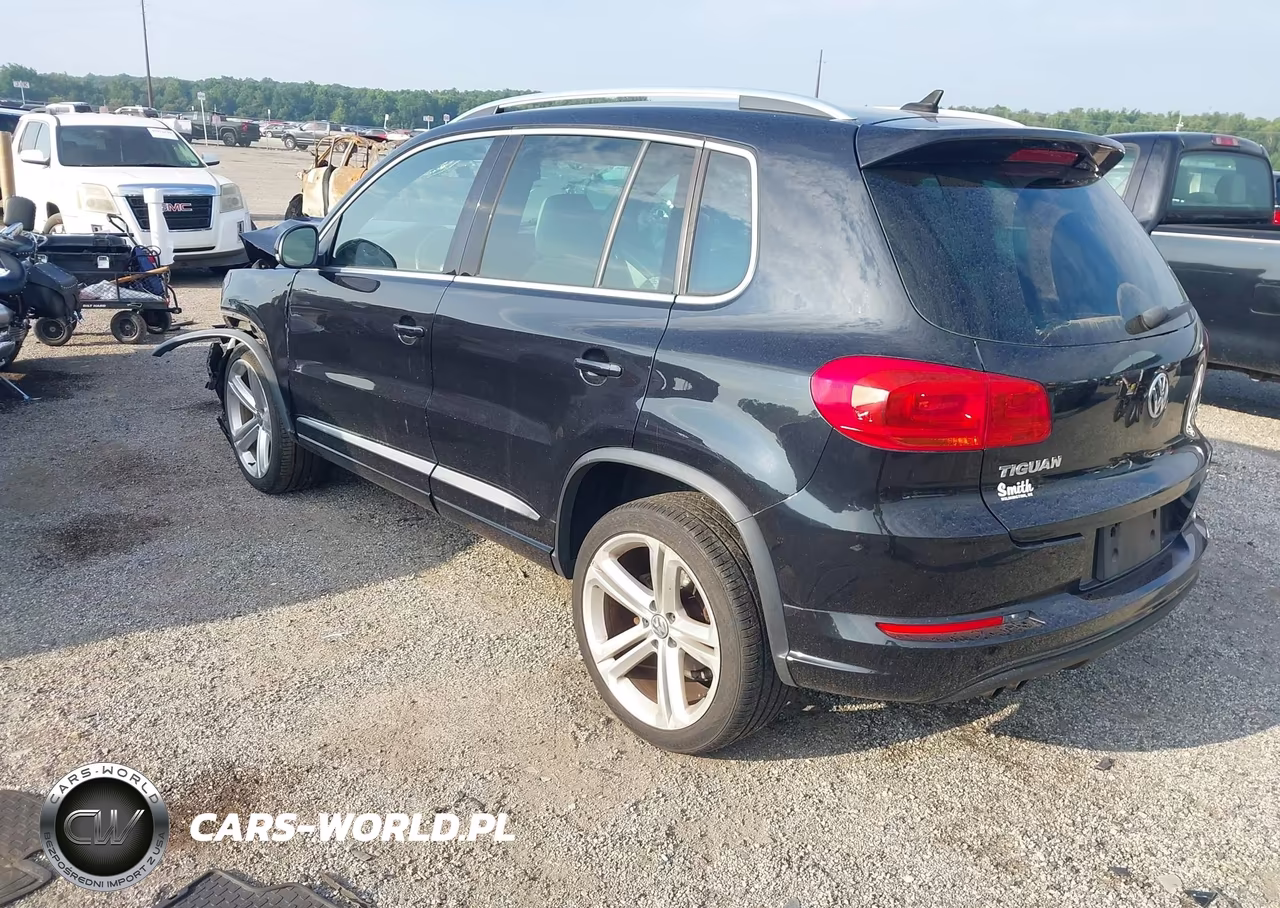2016 Volkswagen Tiguan R-Line VIN:WVGBV7AX5GW081661 - 3