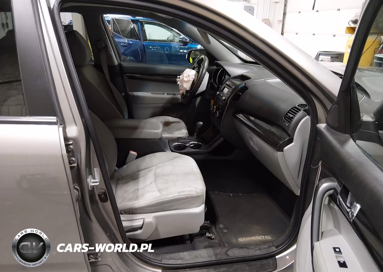2011 Kia Sorento Lx V6 VIN:5XYKTDA25BG142462 - 5