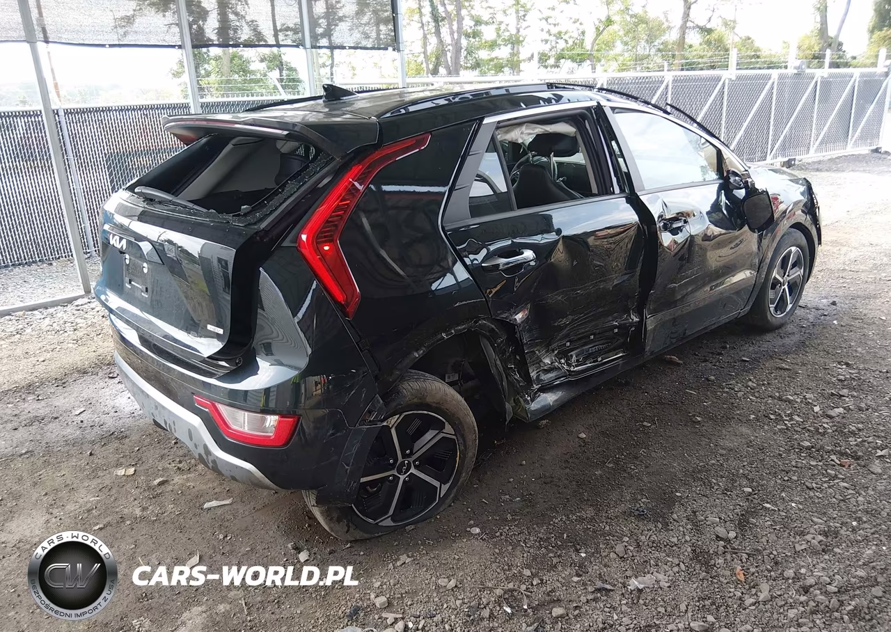 2025 Kia Niro Sx VIN:KNDCT3LE2S5250987 - 4