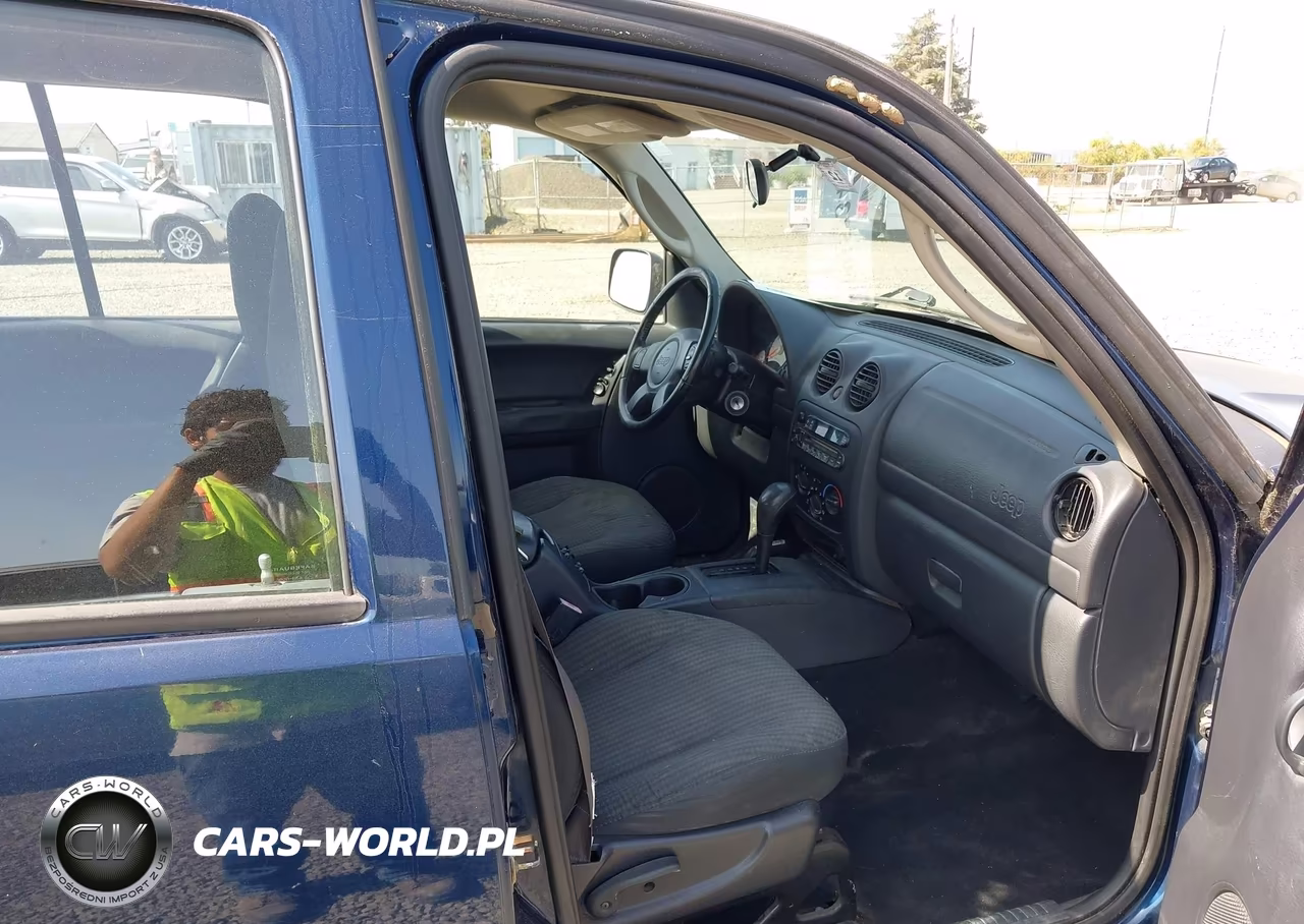 2003 Jeep Liberty Sport VIN:1J4GL48K23W562173 - 5