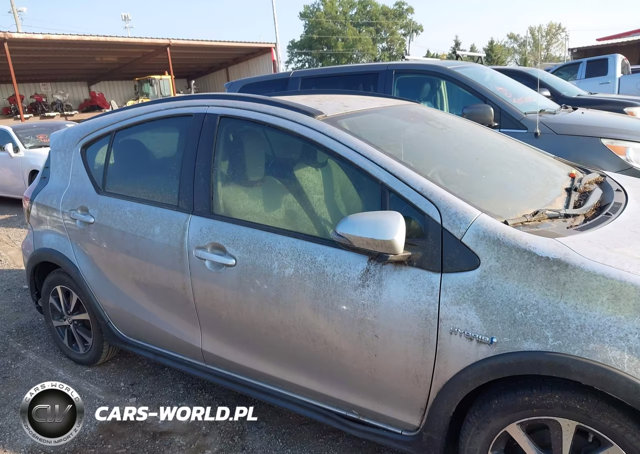 2018 Toyota Prius C One VIN:JTDKDTB34J1602983 - 13