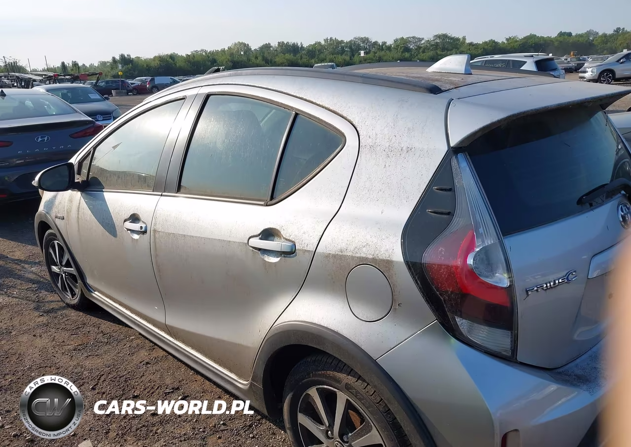 2018 Toyota Prius C One VIN:JTDKDTB34J1602983 - 14