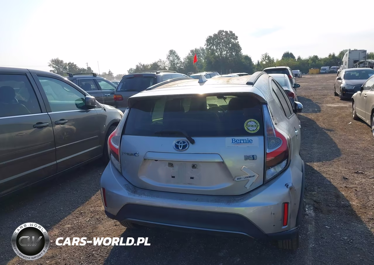 2018 Toyota Prius C One VIN:JTDKDTB34J1602983 - 16