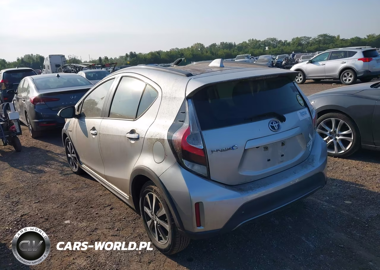 2018 Toyota Prius C One VIN:JTDKDTB34J1602983 - 3
