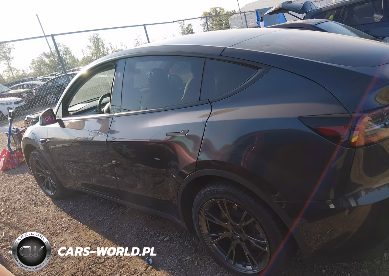 2025 Tesla Model Y Long Range Dual Motor Rear-Wheel Drive VIN:7SAYGDED2SF227571 - 14